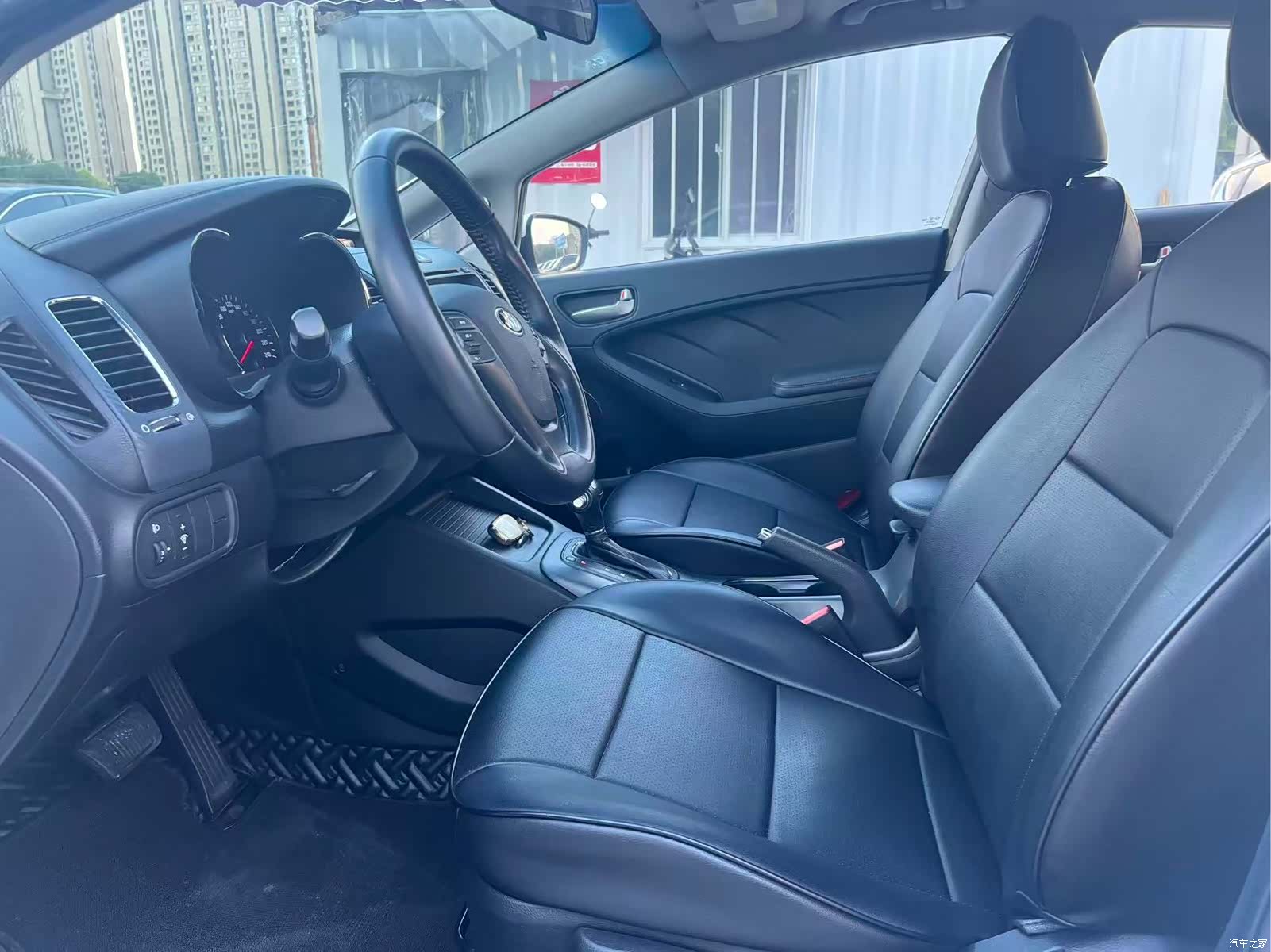 Kia K3, 2015 4