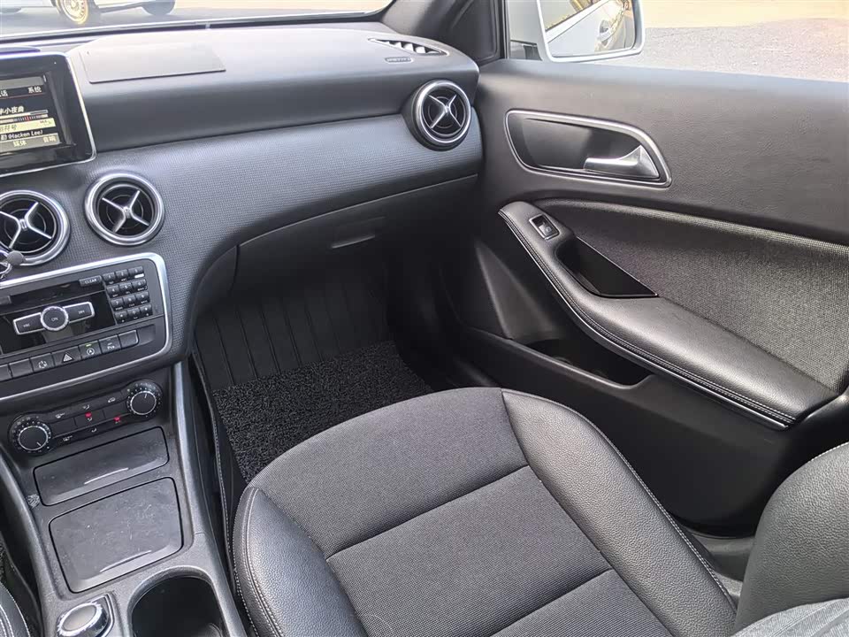 Mercedes-Benz Class A Mercedes-Benz Class A