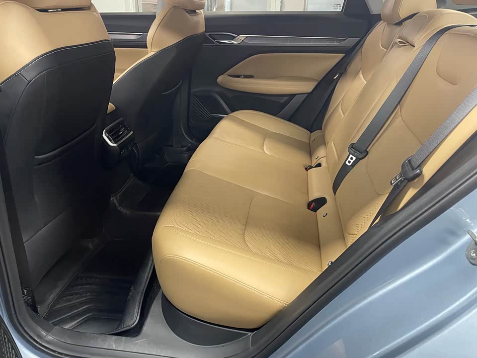 Geely Emgrand L HiP Geely Emgrand L HiP