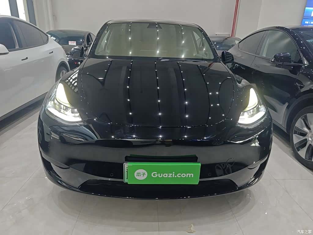 Tesla Model Y, 2022 3