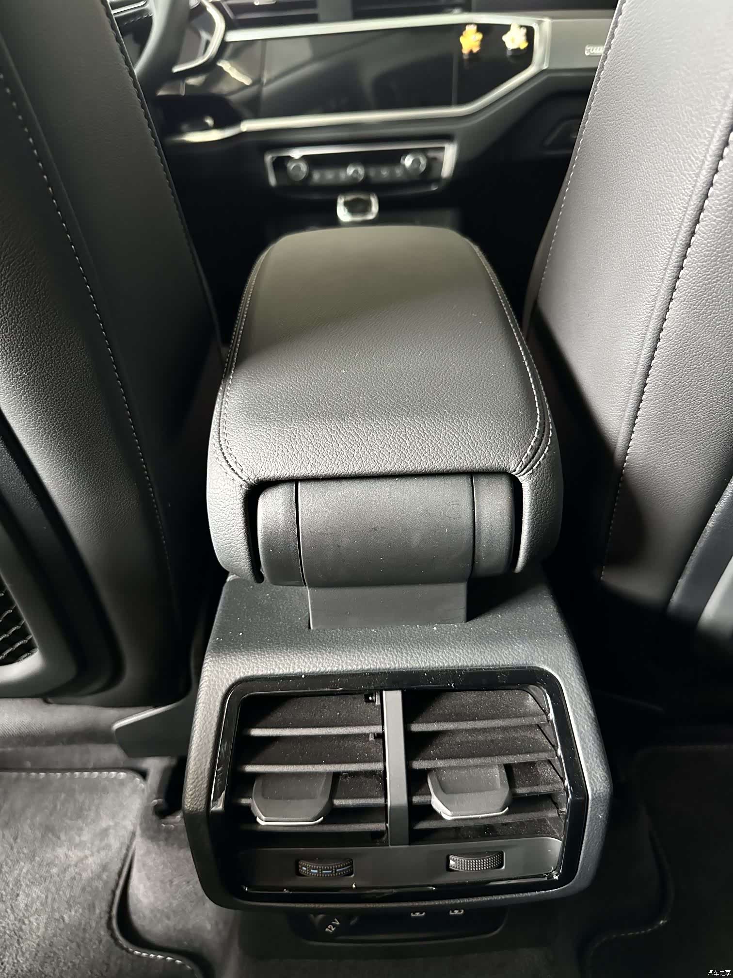 Audi Q3, 2022 9