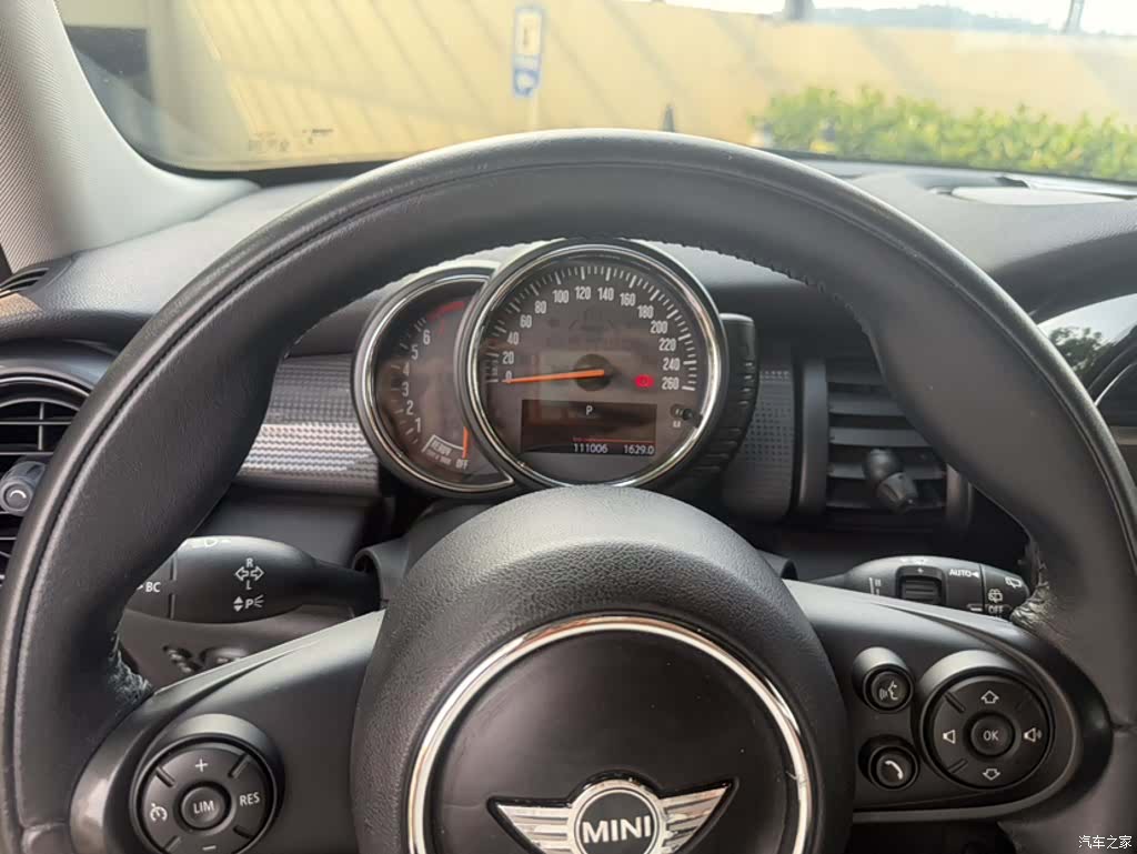 Mini Cooper, 2015 3