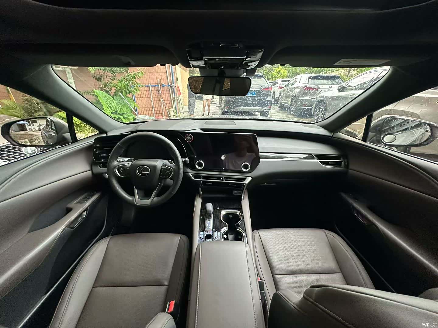 Lexus RX, 2023 4