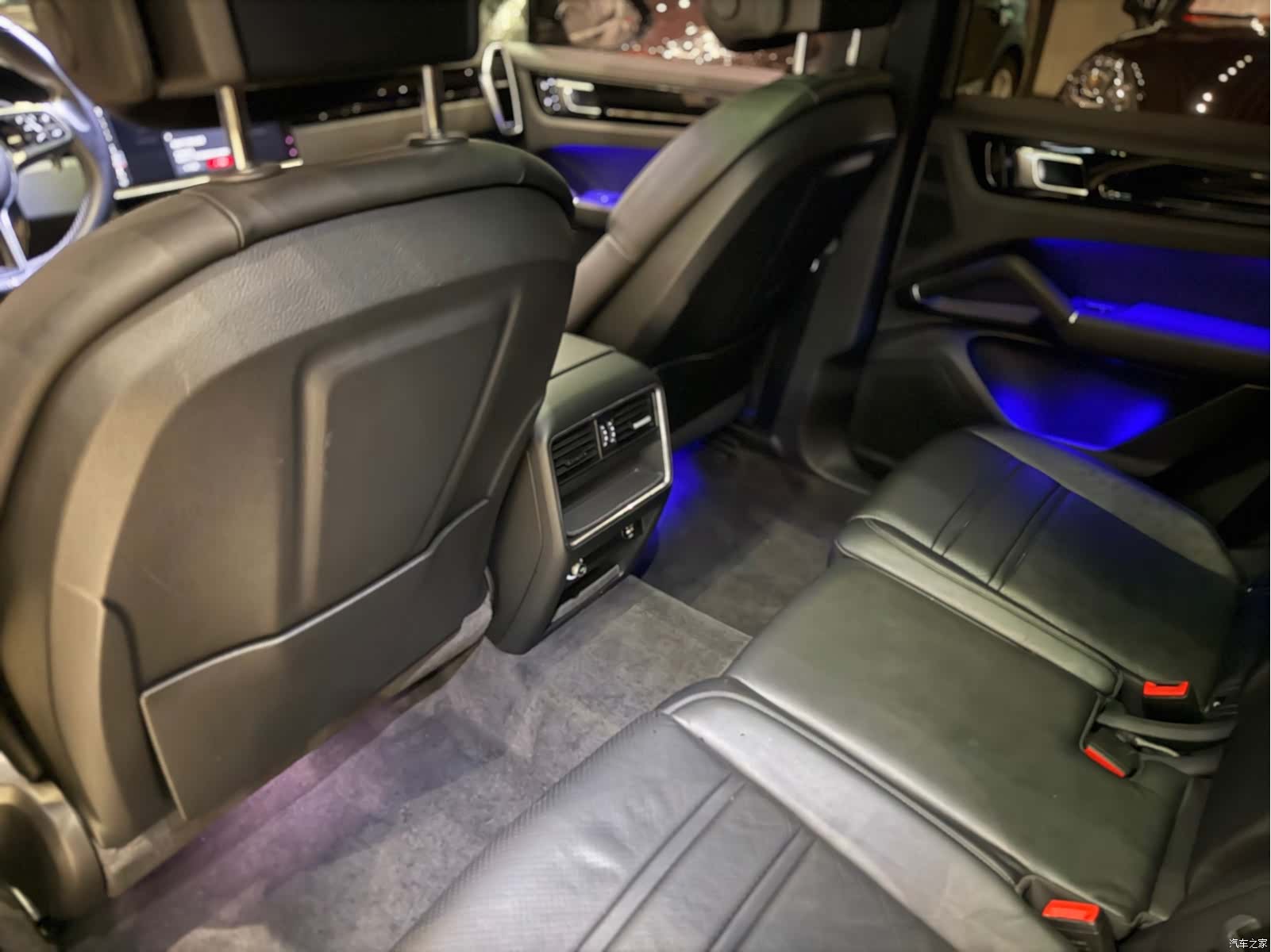 Porsche Cayenne, 2018 все фото