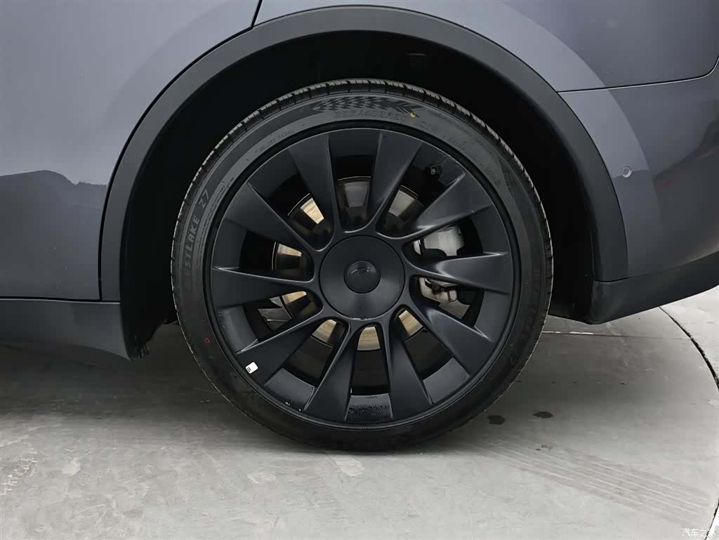 Tesla Model Y, 2021 11