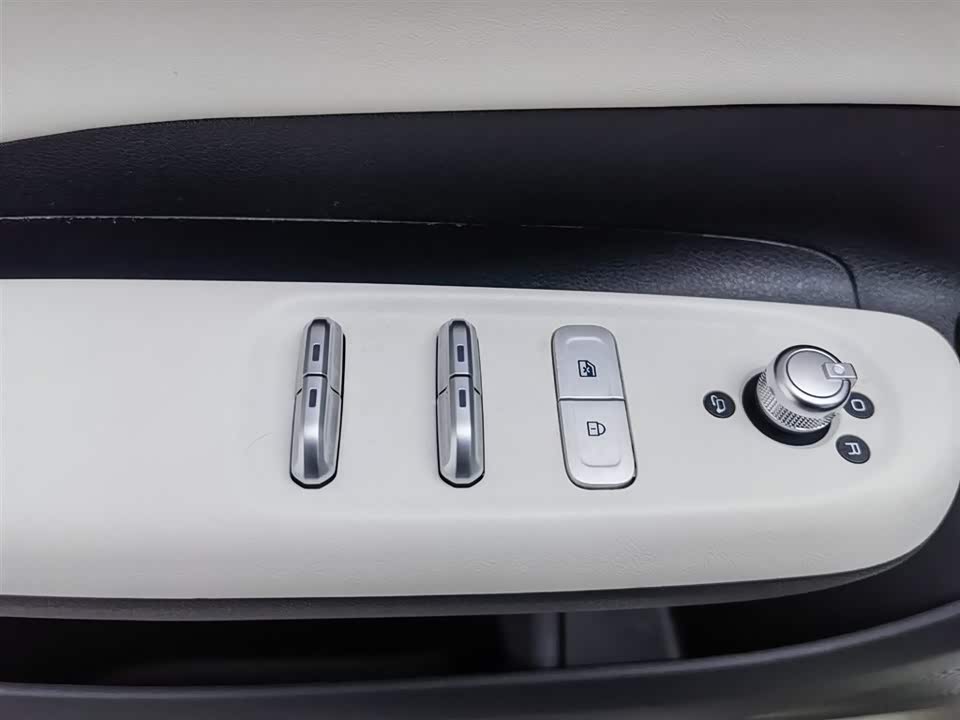 Dongfeng Nammi Nano 01