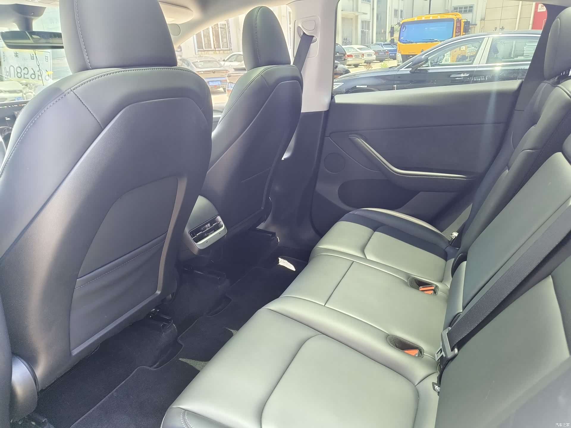 Tesla Model Y, 2023 7