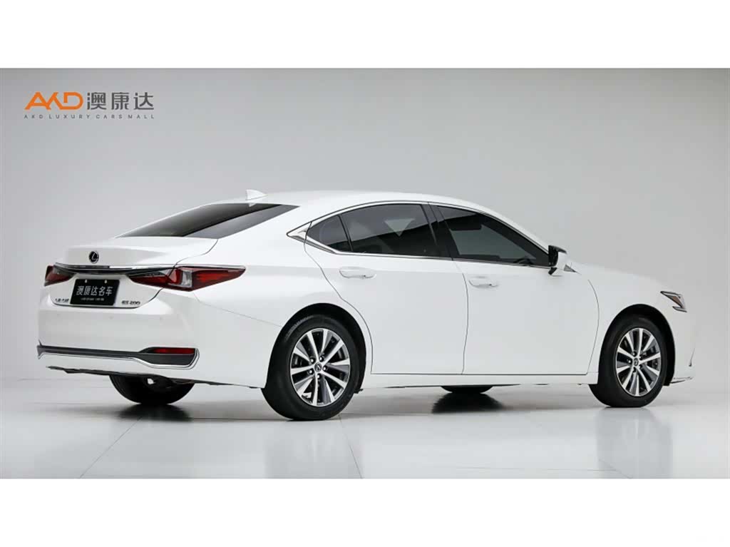 Lexus ES, 2020 3