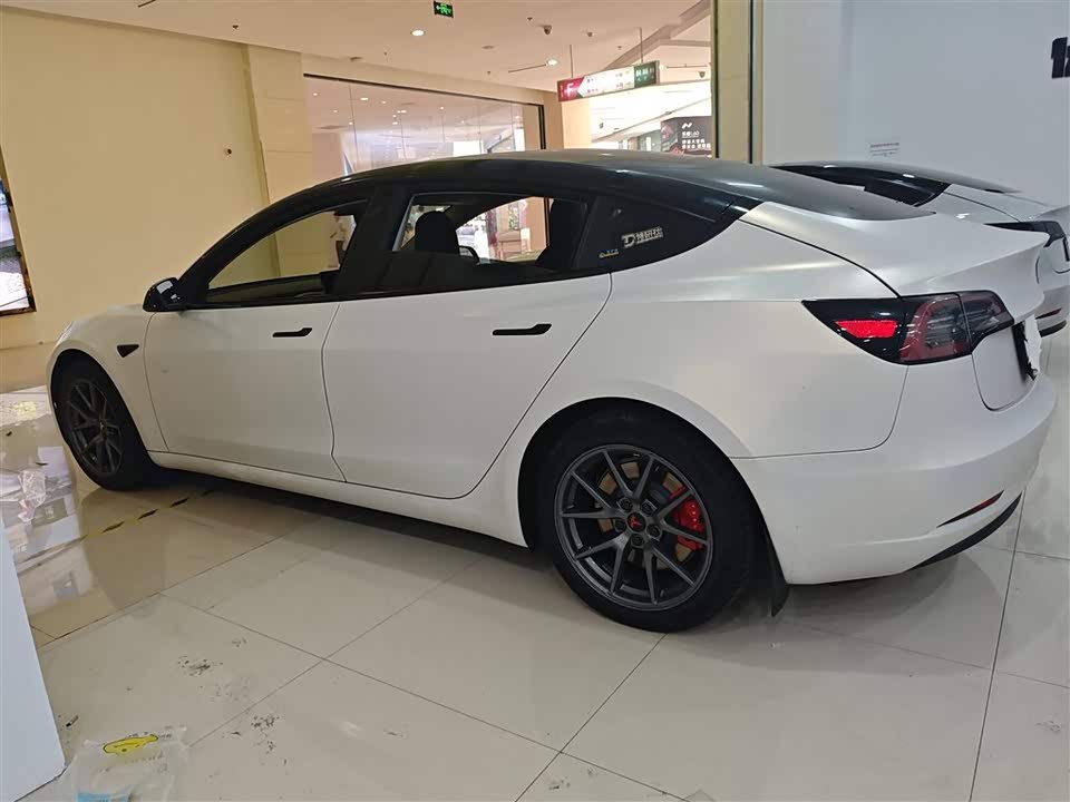 Tesla Model 3 Tesla Model 3