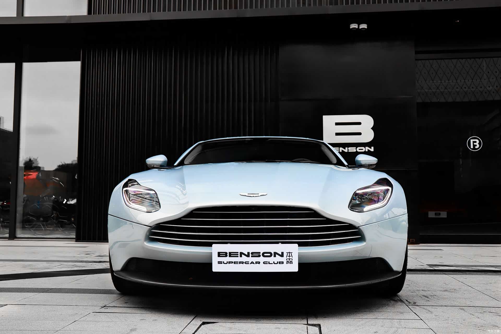 Aston Martin DB11, 2018 2