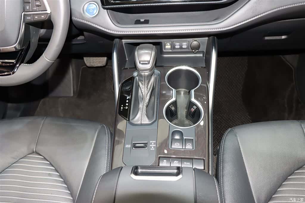 Toyota Crown, 2022 16