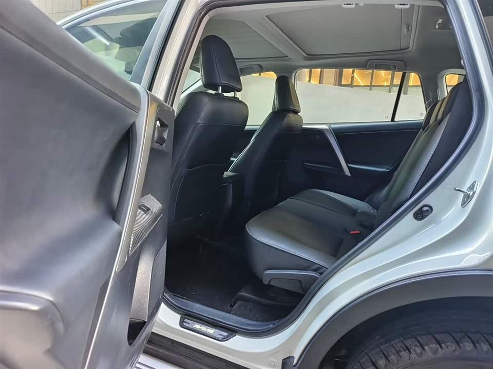 Toyota RAV4 Rongfang