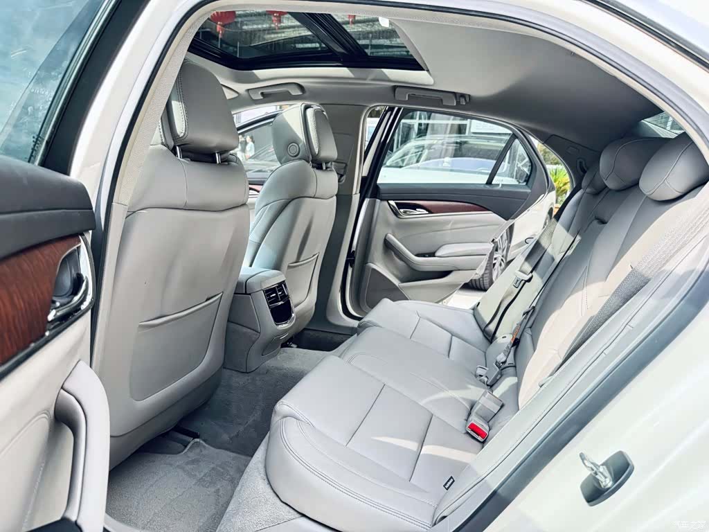 Cadillac CTS, 2015 11