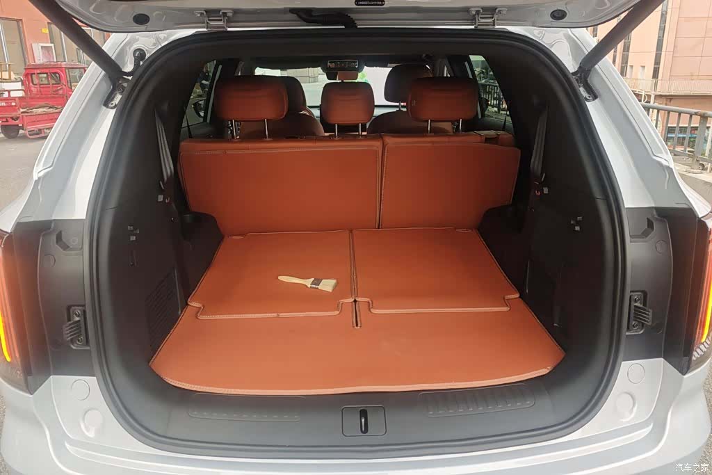 Jetour L7, 2025 4