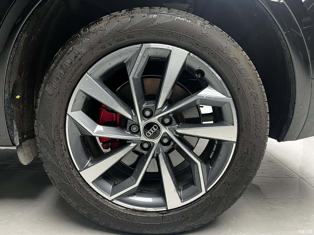 Audi Q5L, 2025 15