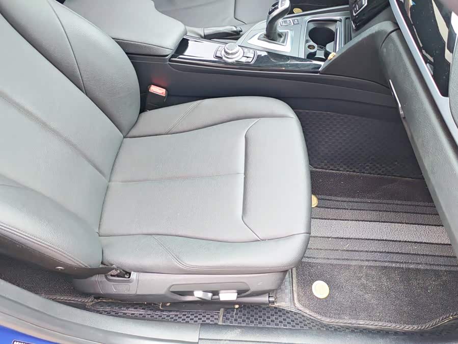 BMW 3 Series 2016, фото 8