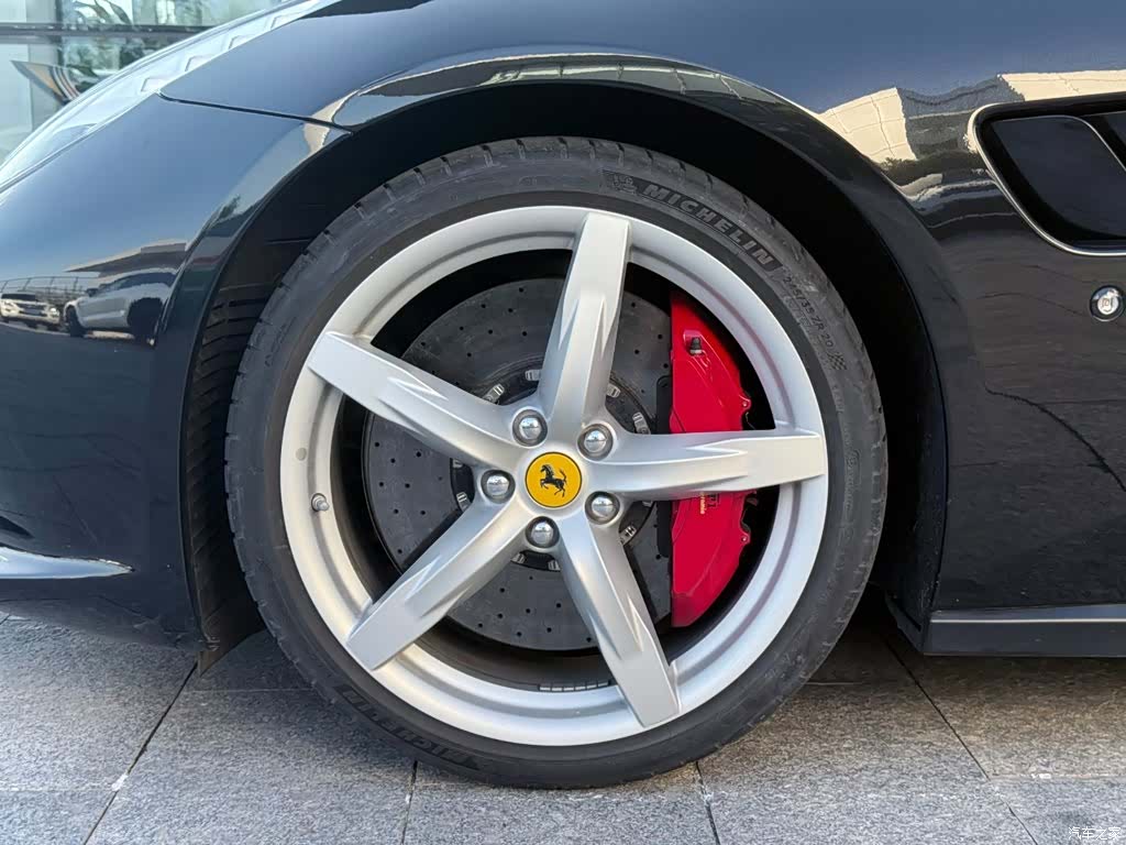 Ferrari GTC4Lus, 2019 8