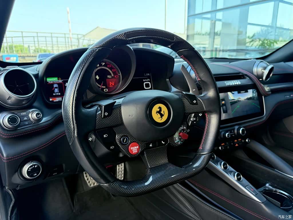 Ferrari GTC4Lus, 2019 15
