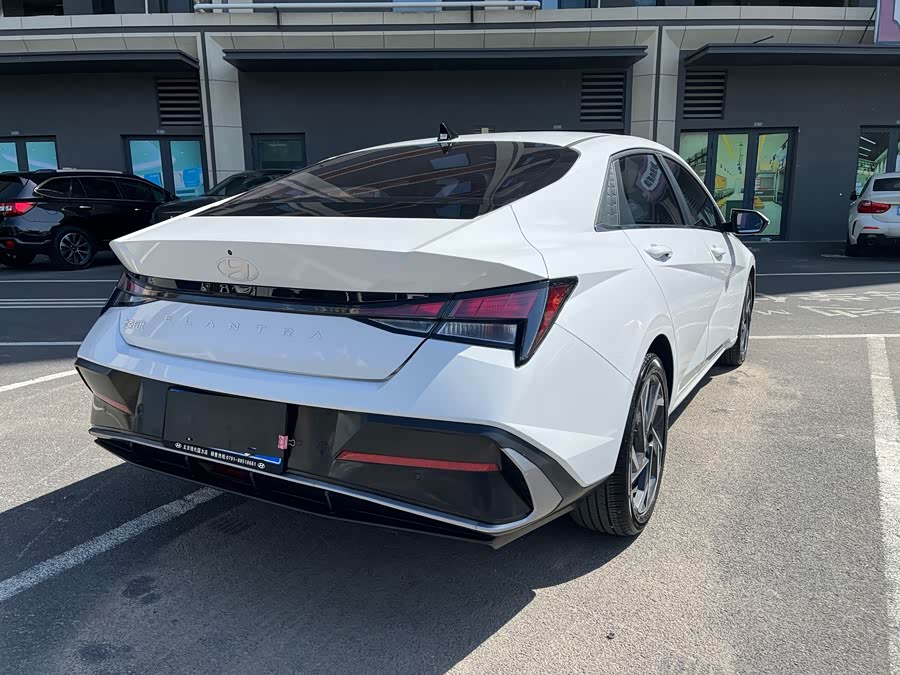 Hyundai Elantra 2024, фото 6