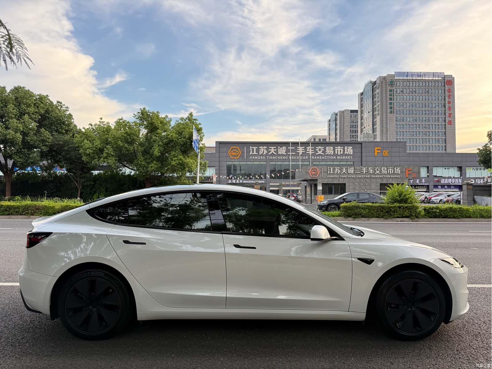 Tesla Model 3, 2024 6