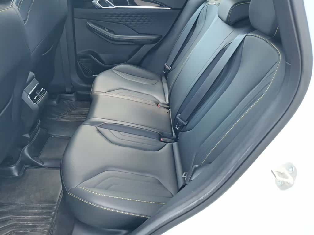 Geely Coolray, 2024 17
