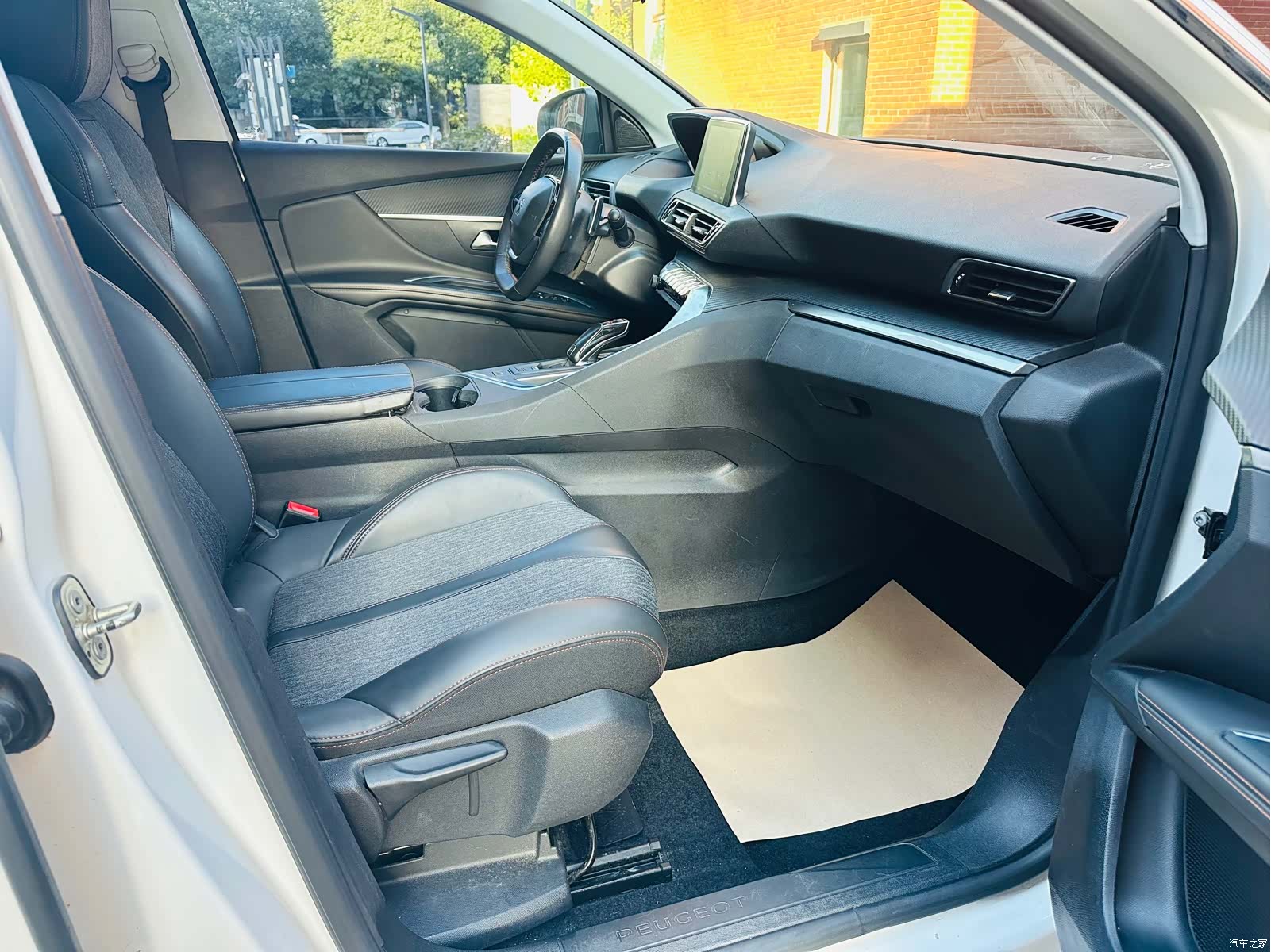 Peugeot 5008, 2017 15