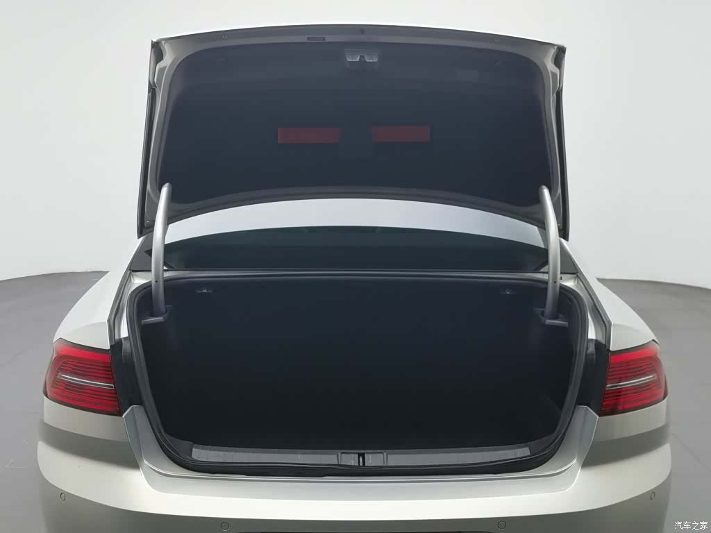 Volkswagen Magotan, 2017 16
