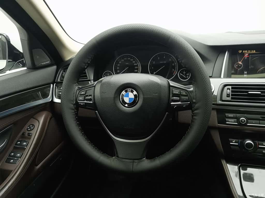 BMW 5 Series, 2015 11