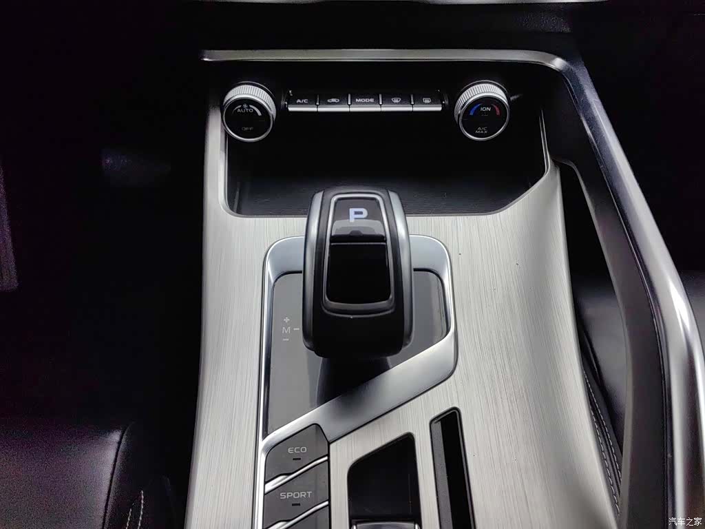 Geely Coolray, 2019 13