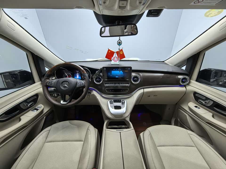 Mercedes-Benz V-class