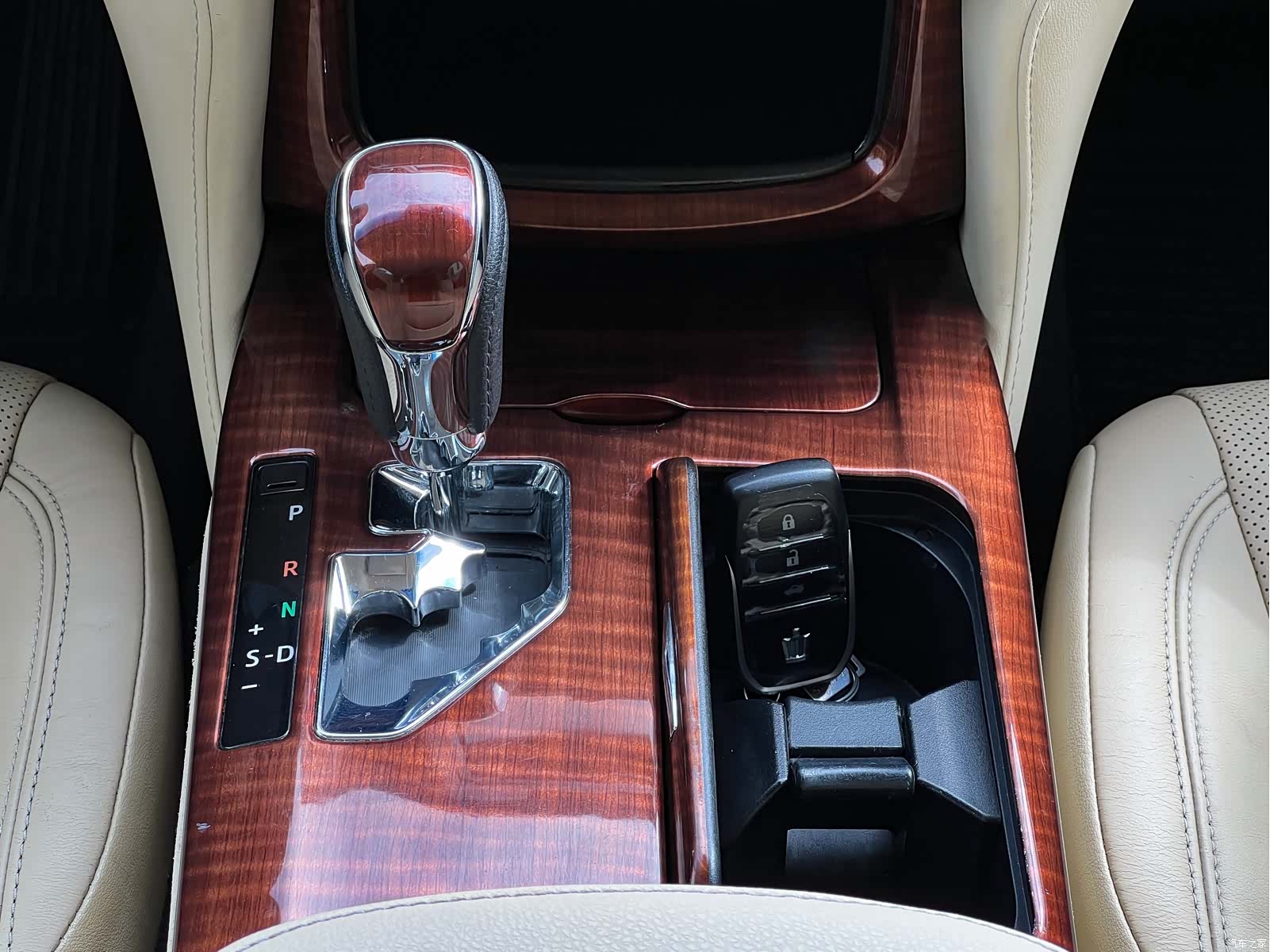 Toyota Crown, 2016 14