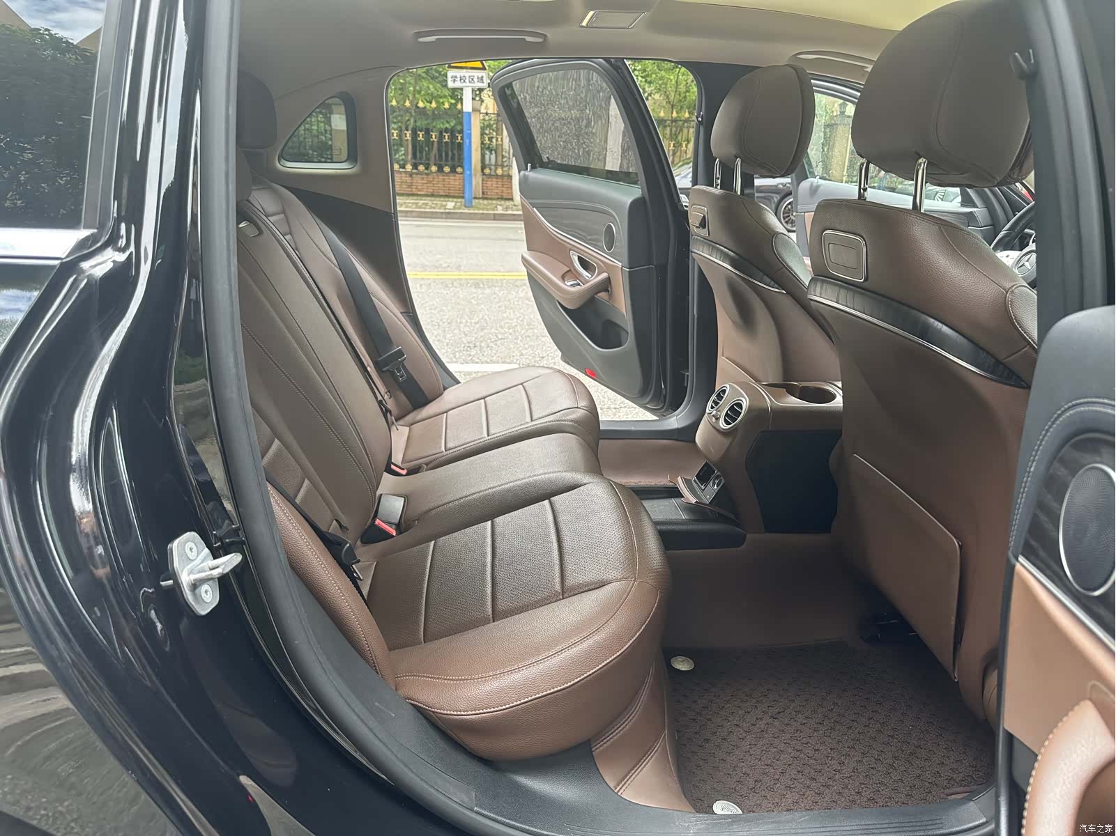 Mercedes-Benz E-Class, 2019 18