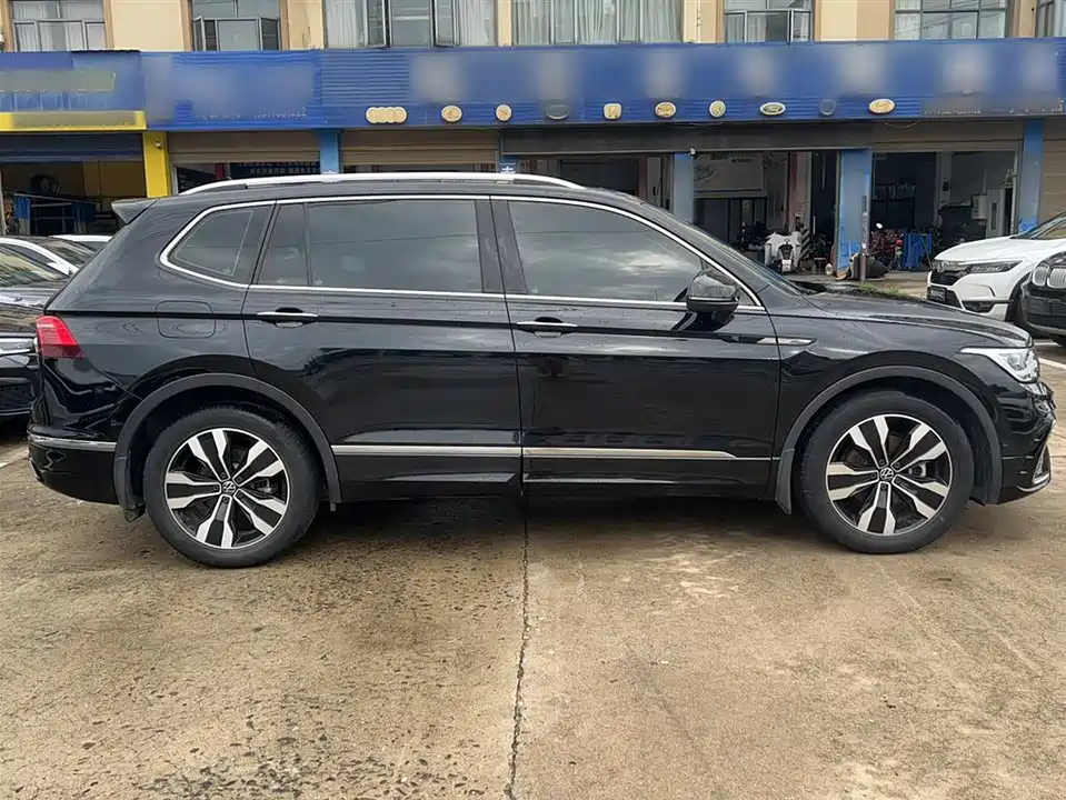 Volkswagen Tiguan L
