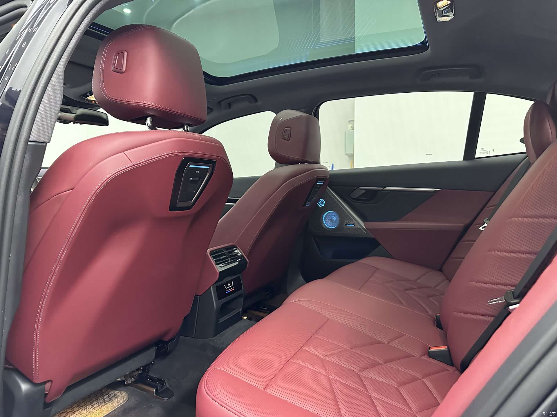 BMW 5 Series, 2024 15