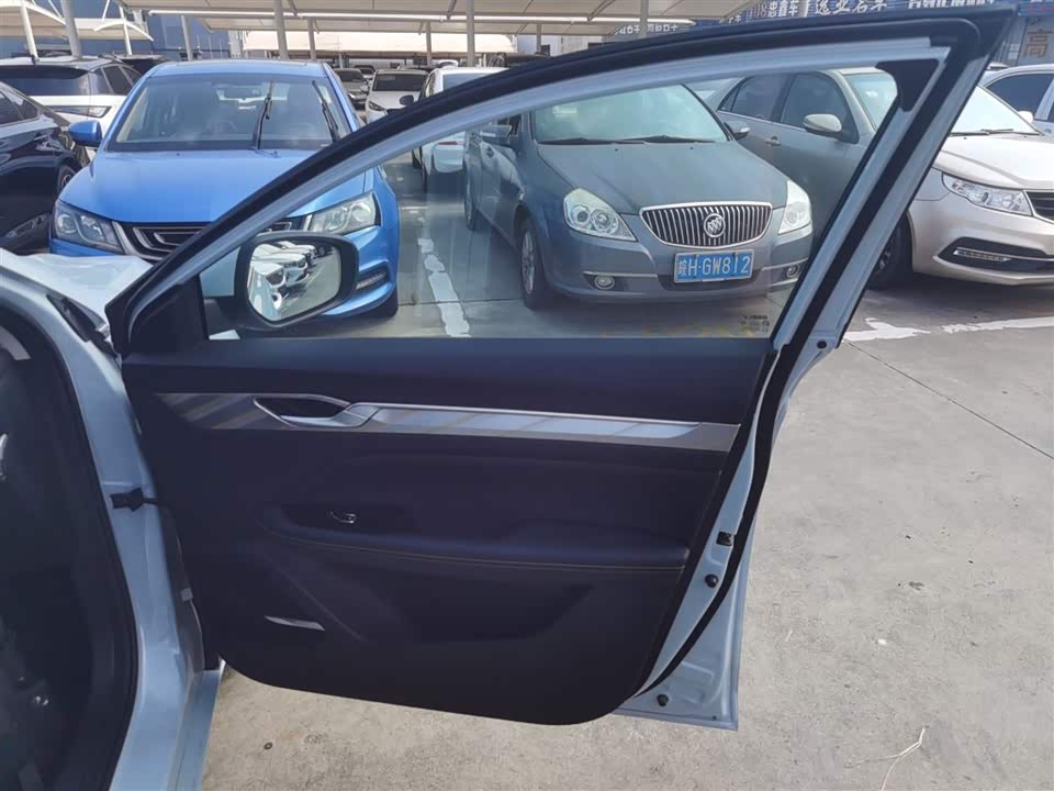 Geely Emgrand L HiP Geely Emgrand L HiP