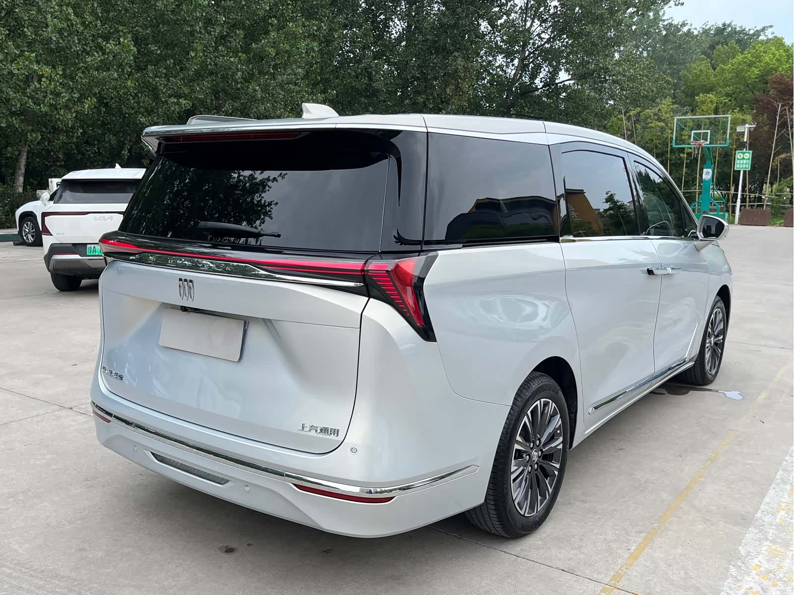 Buick GL8, 2025 8