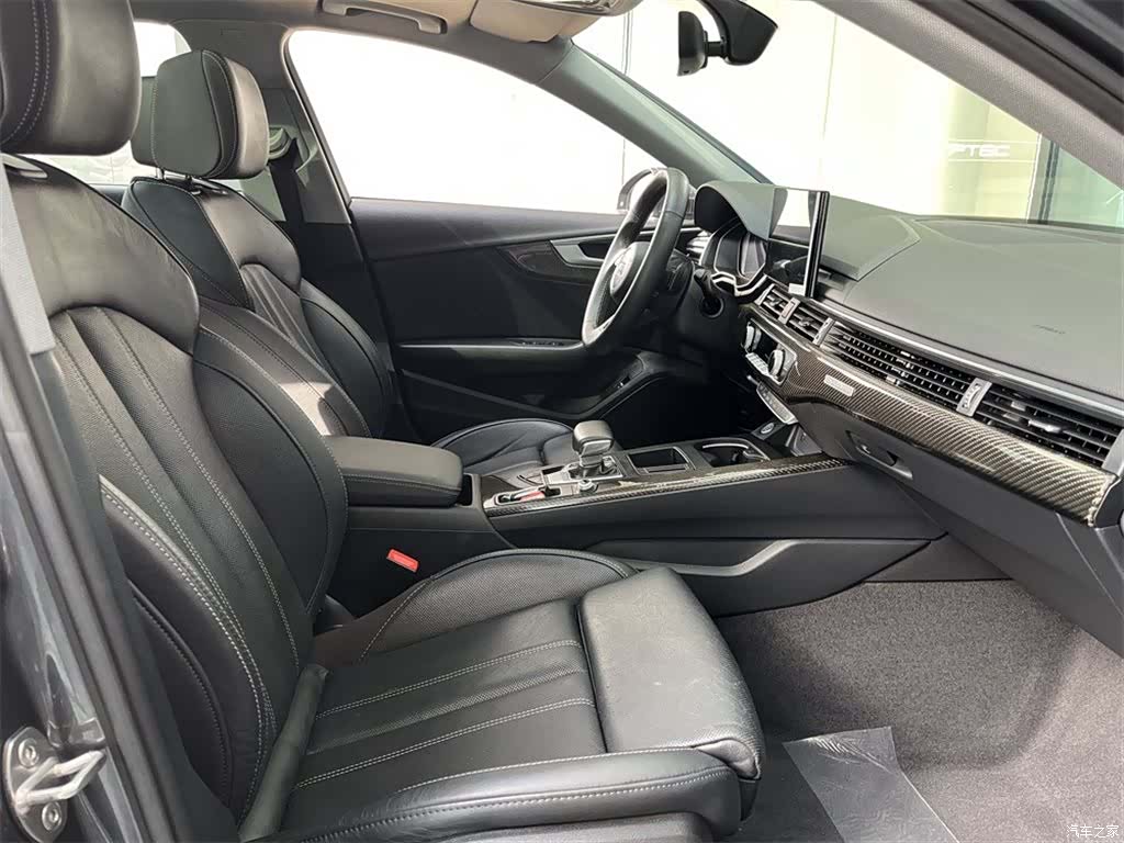 Audi A4L, 2021 11