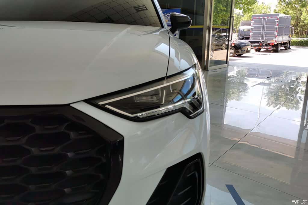 Audi Q3, 2023 все фото