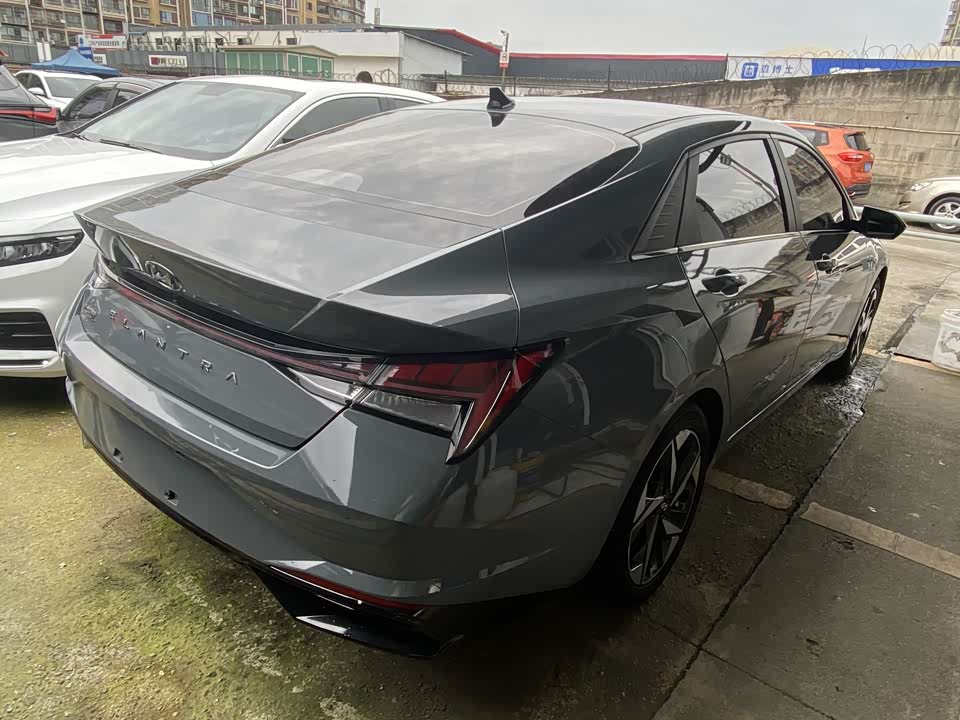 Hyundai Elantra