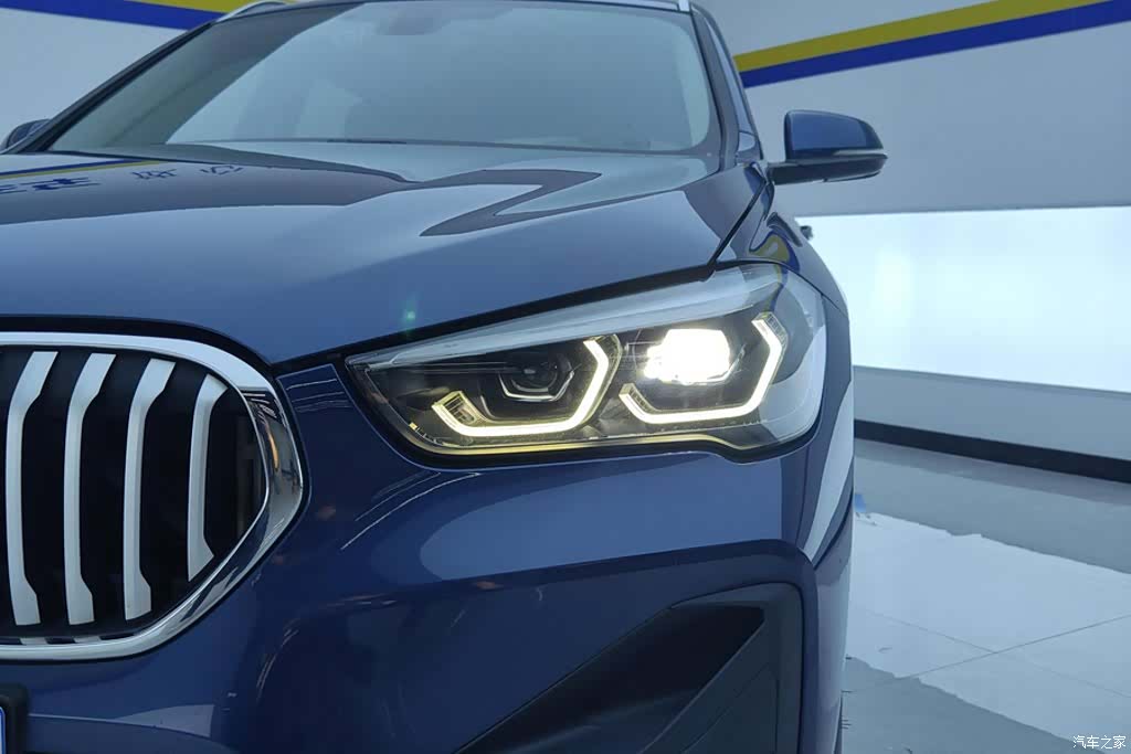 BMW X1, 2022 все фото