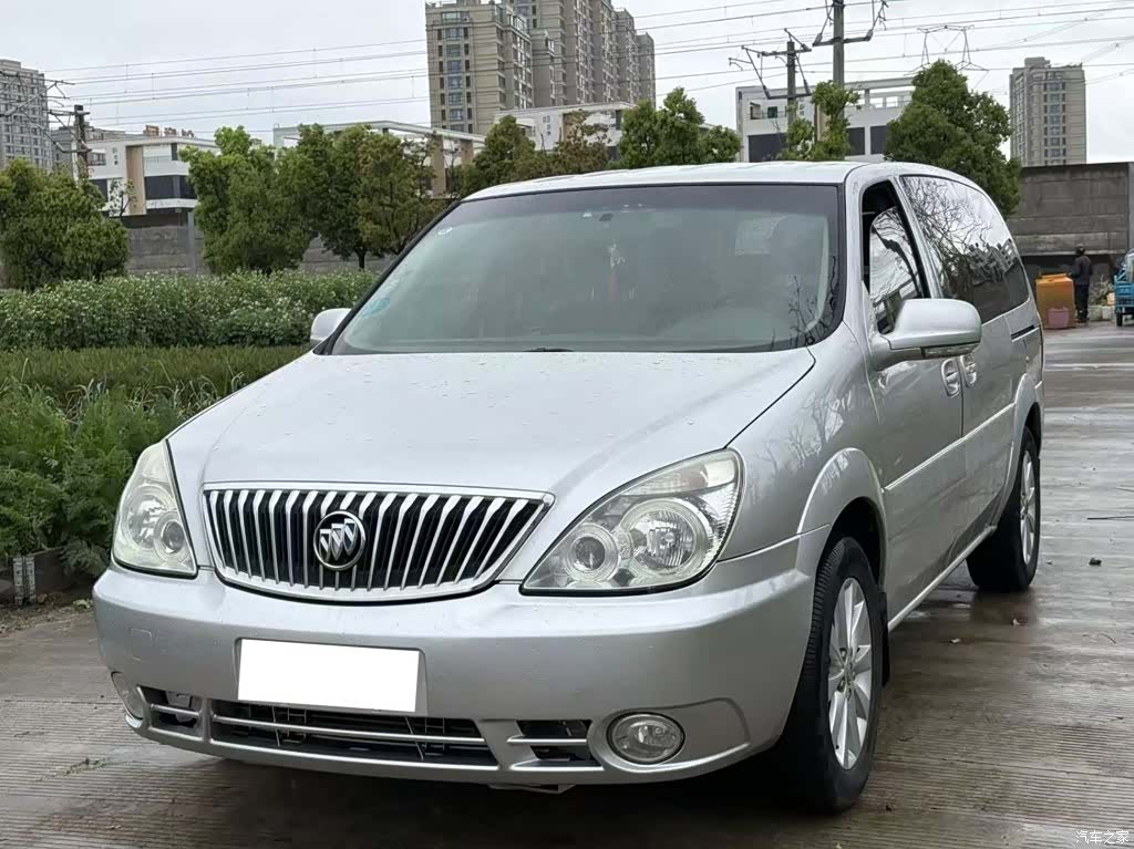 Buick GL8, 2013 1