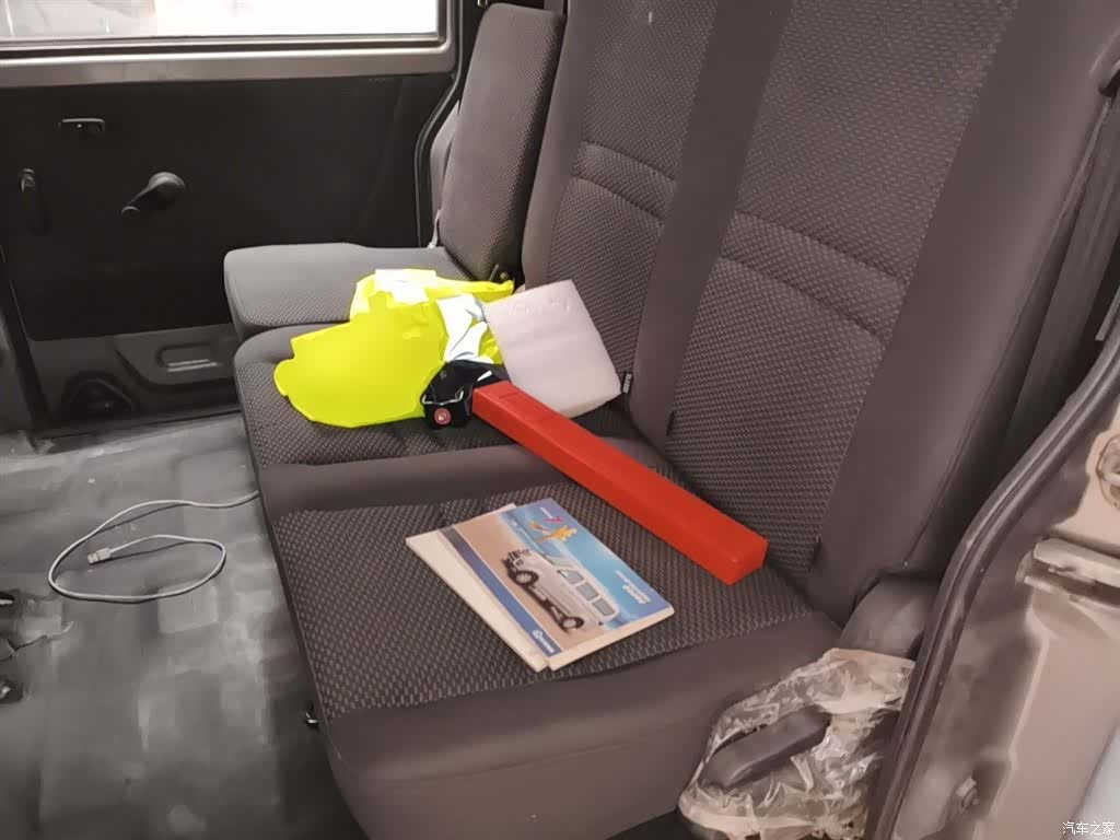 Changan E14V, 2015 18