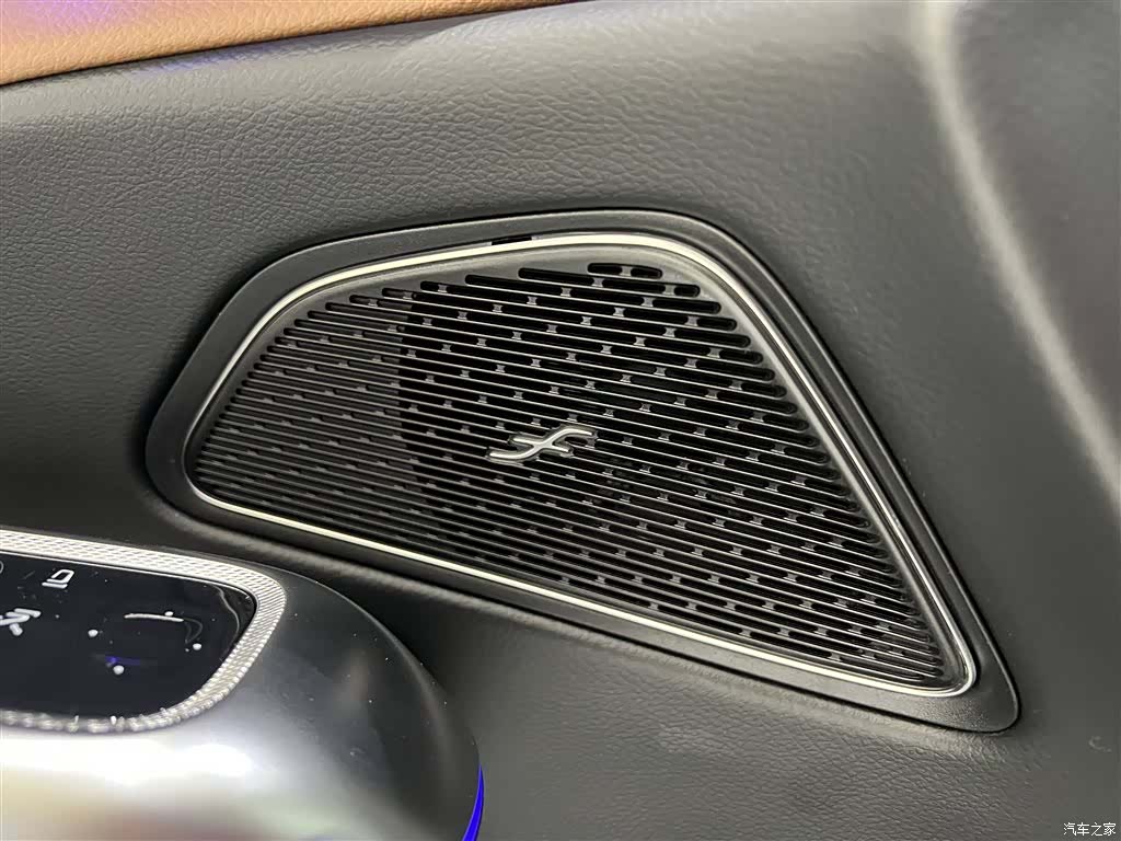 Mercedes-Benz E-Class, 2024 17