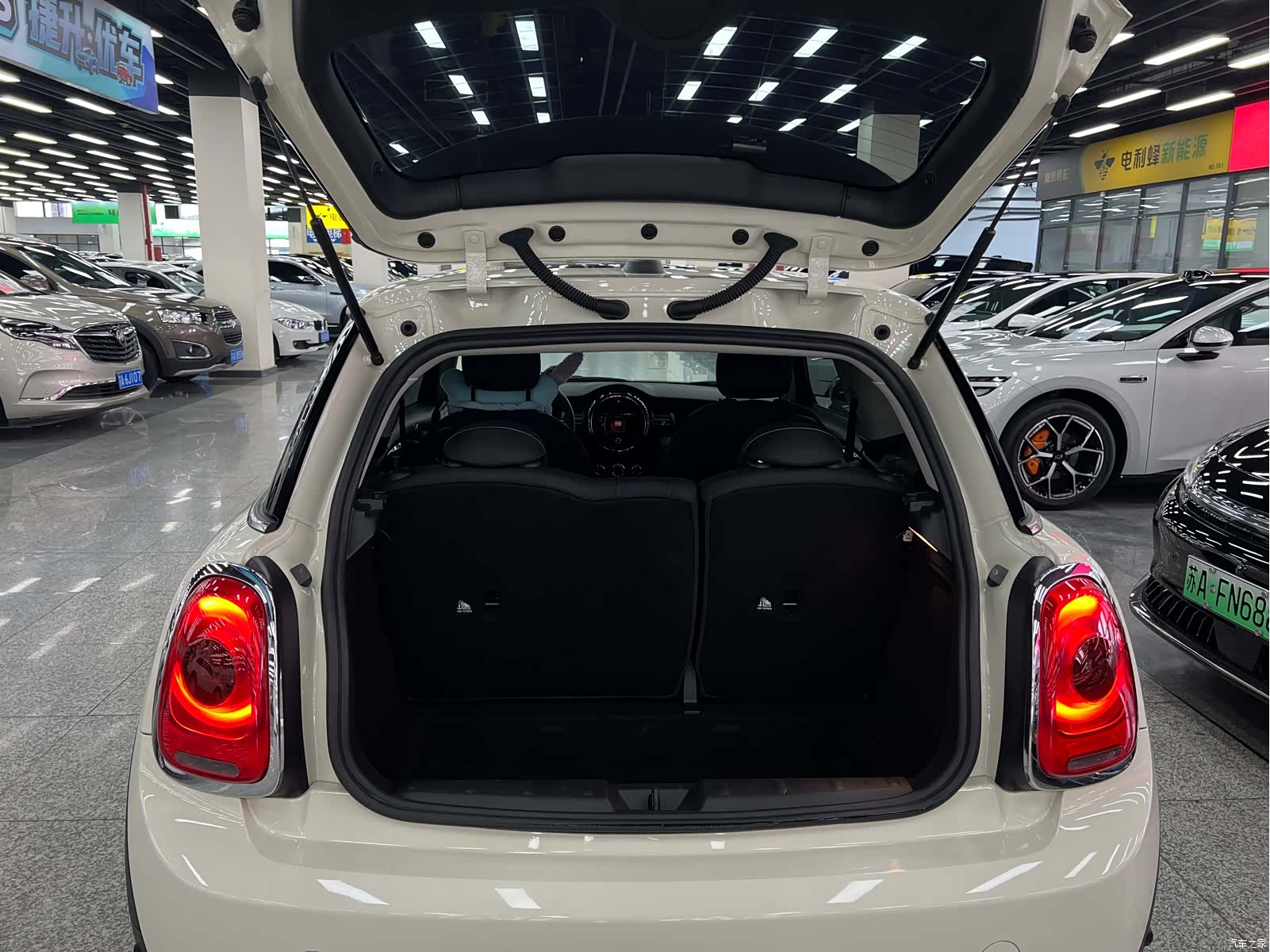 Mini ONE, 2020 12