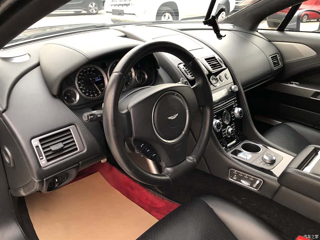 Aston Martin Rapide, 2018 12