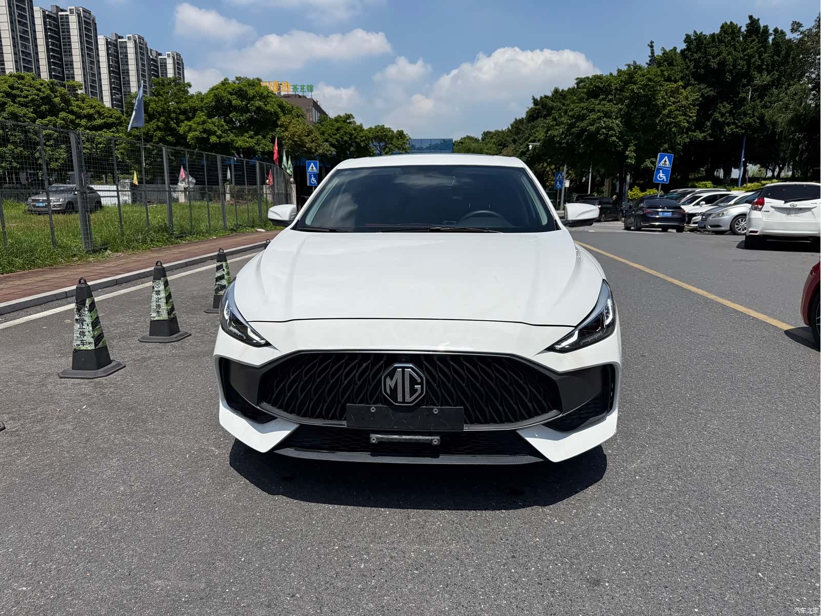 MG MG5, 2023 2