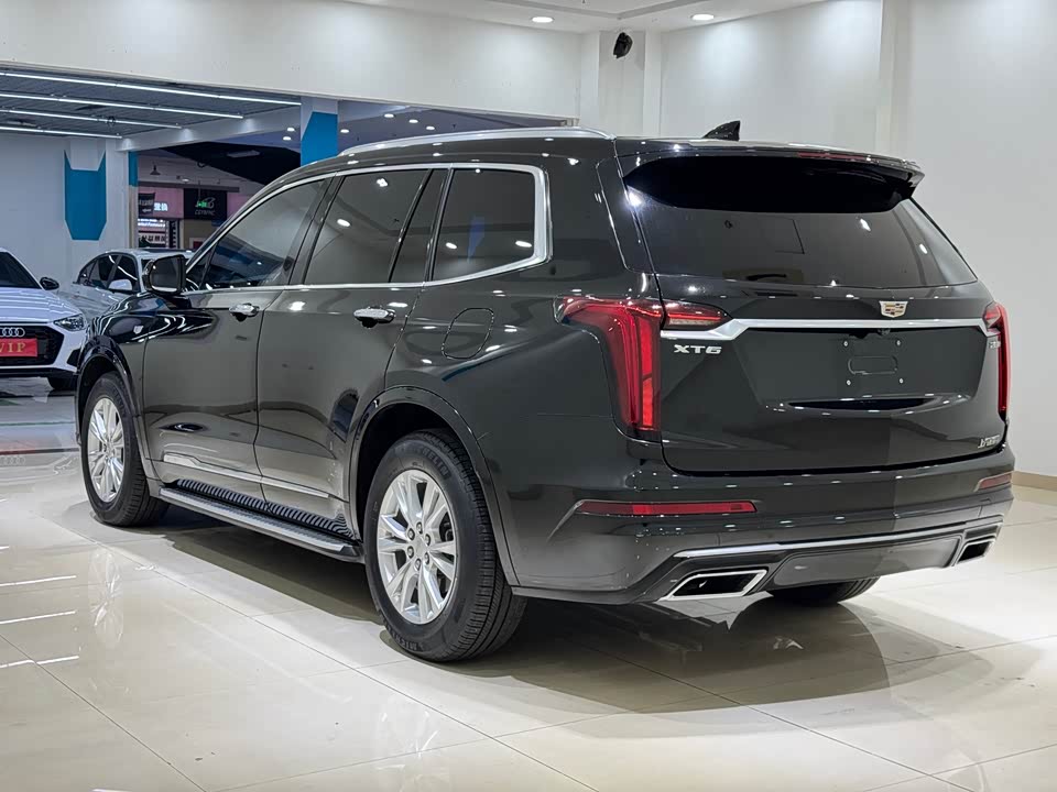 Cadillac XT6