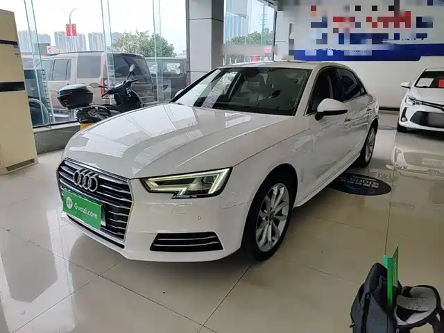 Audi A4L 2017 — купить из Китая под заказ