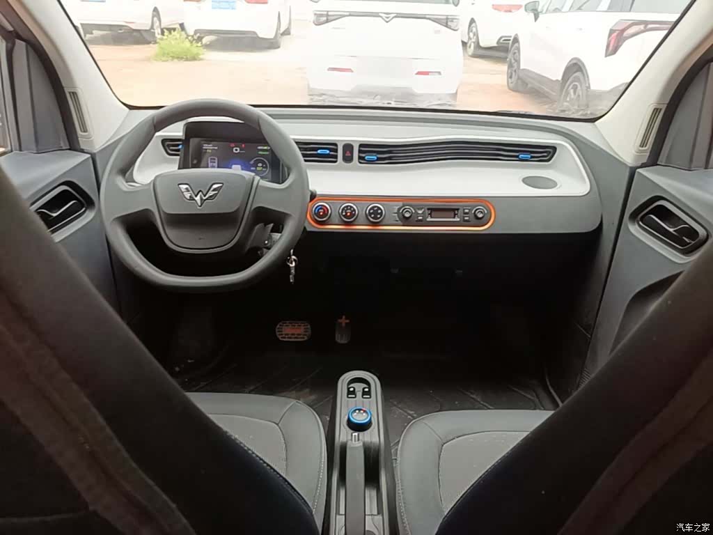Wuling MINIEV, 2021 10