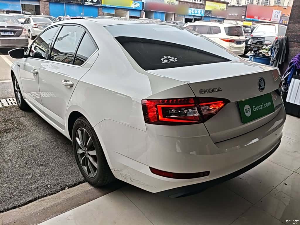Skoda Octavia, 2018 все фото